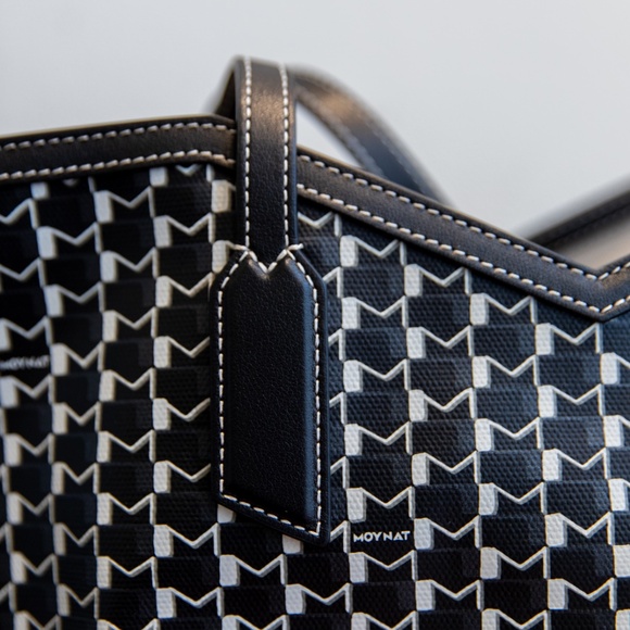 SIGNED BY ARTIST MOYNAT x KASING LUNG Collection M Tote Bag NEW Limited Edition - Picture 15 of 17